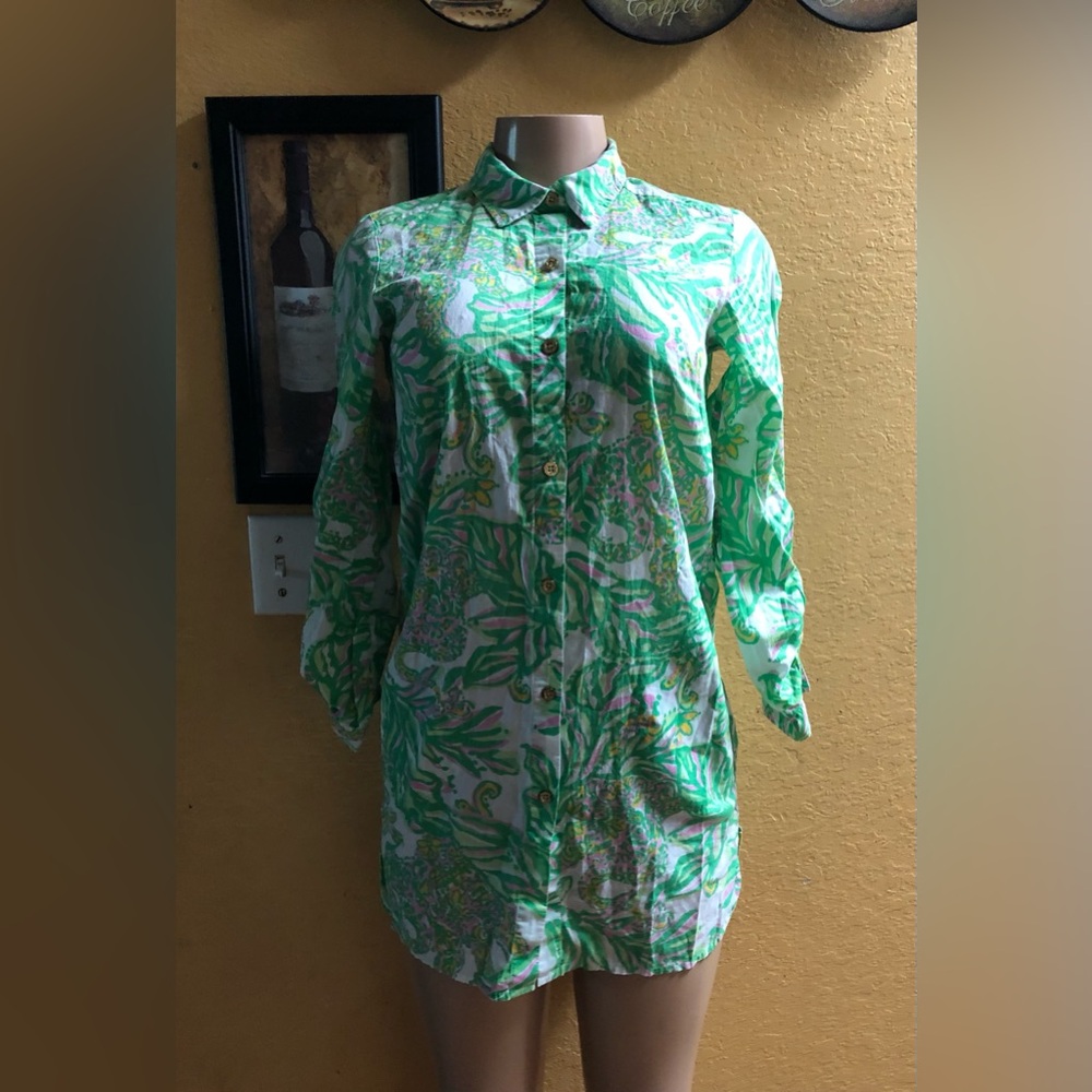 Lilly Pulitzer Green and White Patterned Shirt